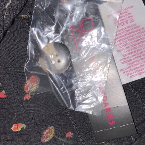 No boundaries boho floral top size 11-13 - Picture 5 of 7